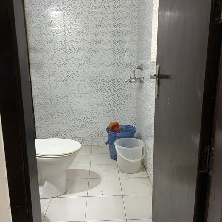 Bathroom, bptp-park-arena 3 Bedroom 180 Sq.Ft. Builder Floor In Sector 80 Faridabad 8110982