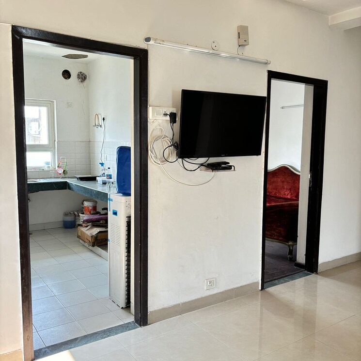 Room, bptp-park-arena 3 Bedroom 180 Sq.Ft. Builder Floor In Sector 80 Faridabad 8110982