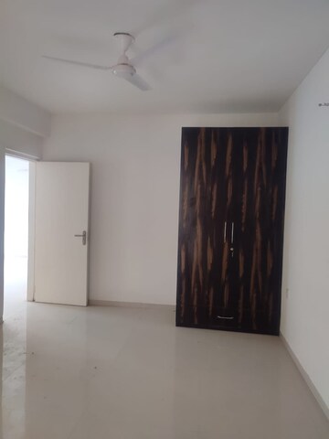 Room in 3 BHK Apartment at Tulip Violet, Sector 69 – for Rent