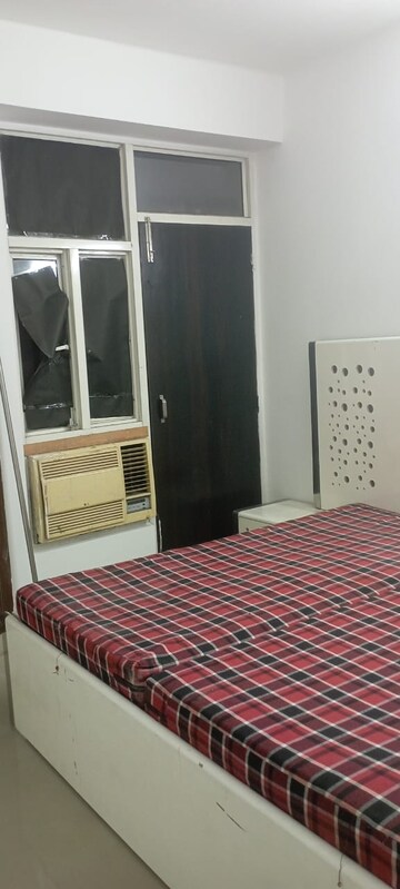 Bedroom in 2.5 BHK Builder Floor at Omaxe Galaxy, Sector 112 – for Rent