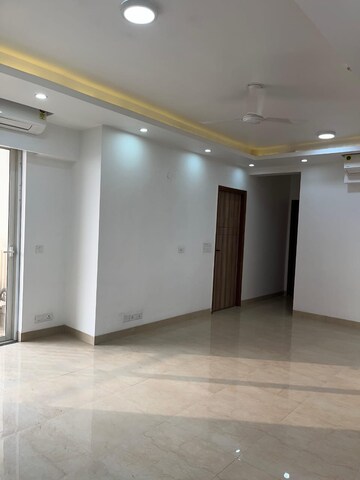 Room in 3 BHK Apartment at Orchid Petals, Sector 49 – for Rent