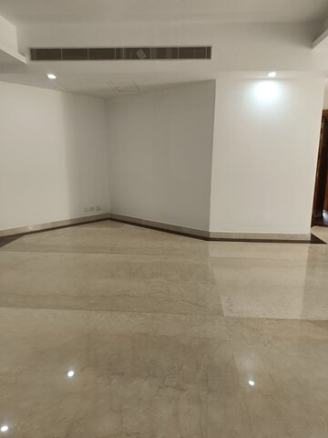 Room in 3 BHK Apartment at Supertech ORB, Sector 74 – for Rent
