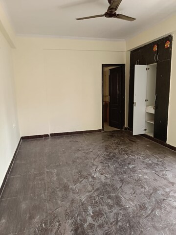 Room in 2 BHK Apartment at Aims Golf City, Sector 75 – for Rent