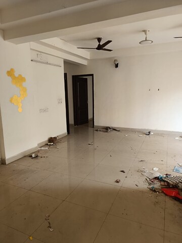 Room in 3 BHK Apartment at Gardenia Golf City, Sector 75 – for Rent