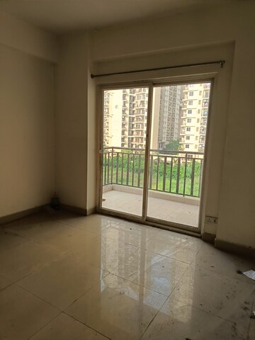 Room in 3 BHK Apartment at Gardenia Golf City, Sector 75 – for Rent