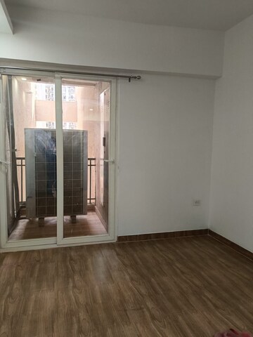 Room in 3 BHK Apartment at Supertech ORB, Sector 74 – for Rent