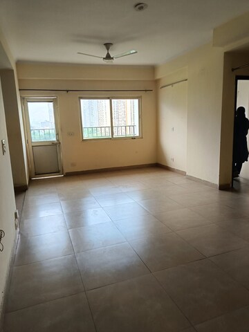Room in 3 BHK Apartment at Gardenia Golf City, Sector 75 – for Rent