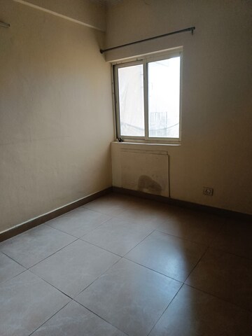 Room in 3 BHK Apartment at Gardenia Golf City, Sector 75 – for Rent
