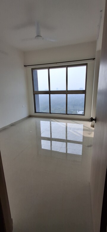 Room in 2 BHK Apartment at Rajesh Raj Infinia, Malad West – for Rent