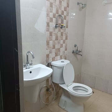 Bathroom in 3 BHK Apartment at Amrapali Silicon City, Sector 76 – for Rent