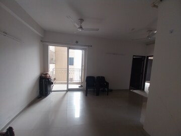 Room in 2.5 BHK Apartment at Mahagun Mywoods III, Sector 16c Greater Noida – for Sale