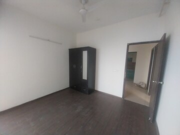 Room in 2.5 BHK Apartment at Mahagun Mywoods III, Sector 16c Greater Noida – for Sale