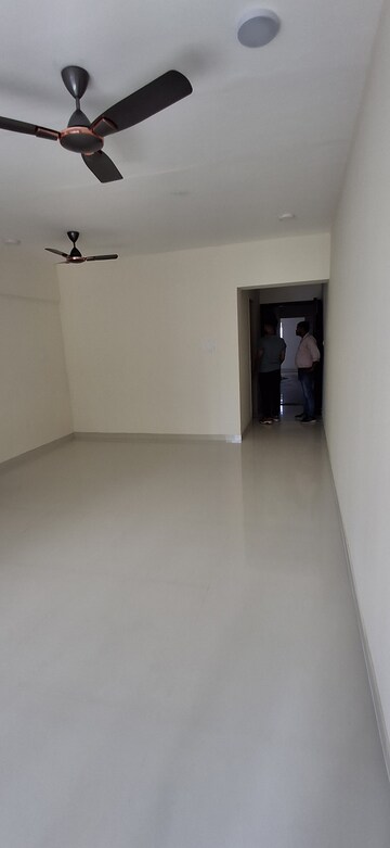 Room in 2.5 BHK Apartment at Lotus Sky Garden, Malad West – for Rent