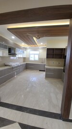 4 BHK + Pooja Room 500 Sq.Yd. Builder Floor in 4 Bhk Builder Floors For 