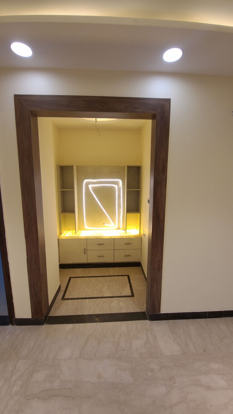 Room, sector 46 4 Bedroom 500 Sq.Yd. Builder Floor In Sector 46 Faridabad 8111225