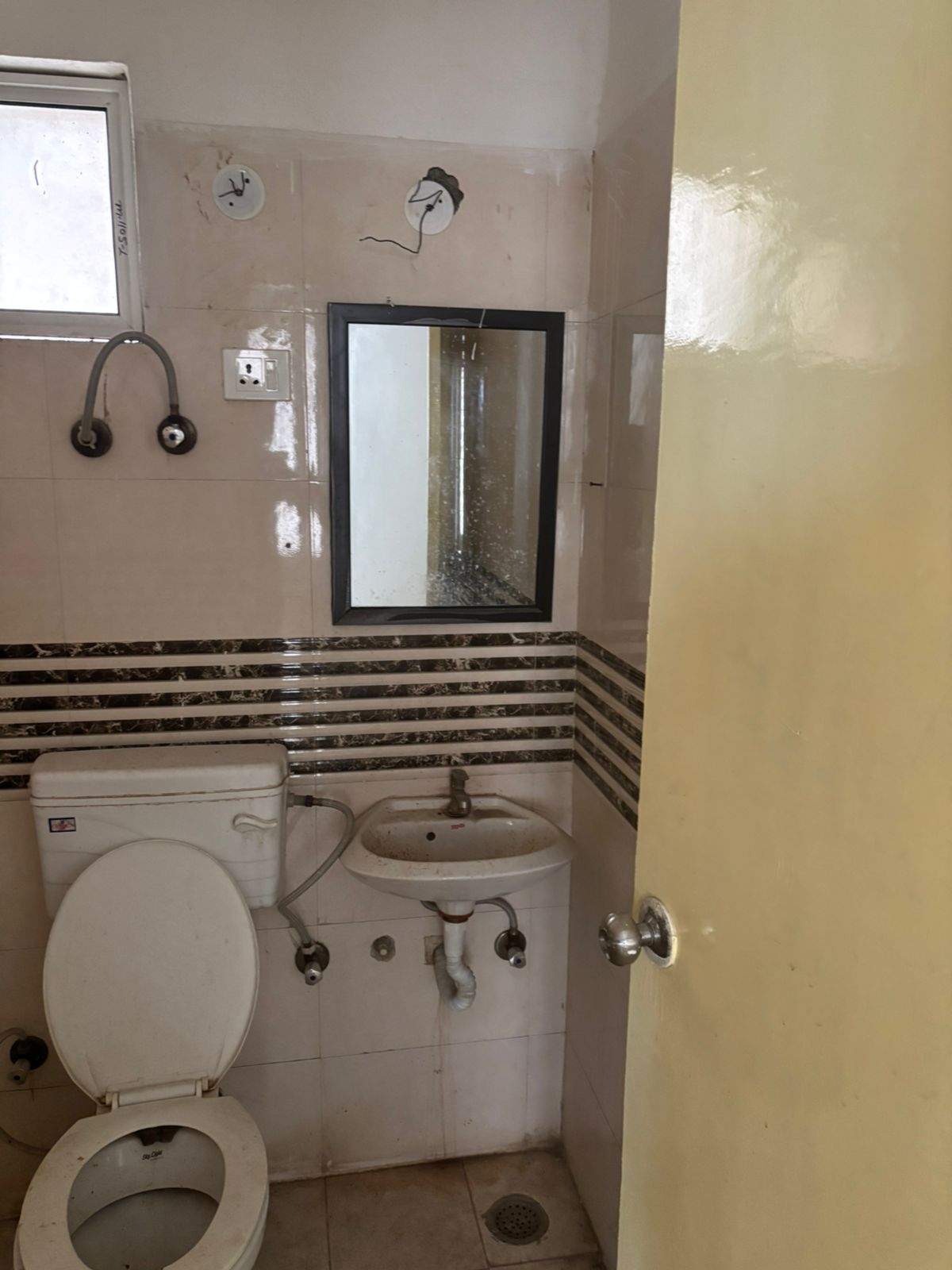 2 BHK Apartment For Sale in Vatika India Next