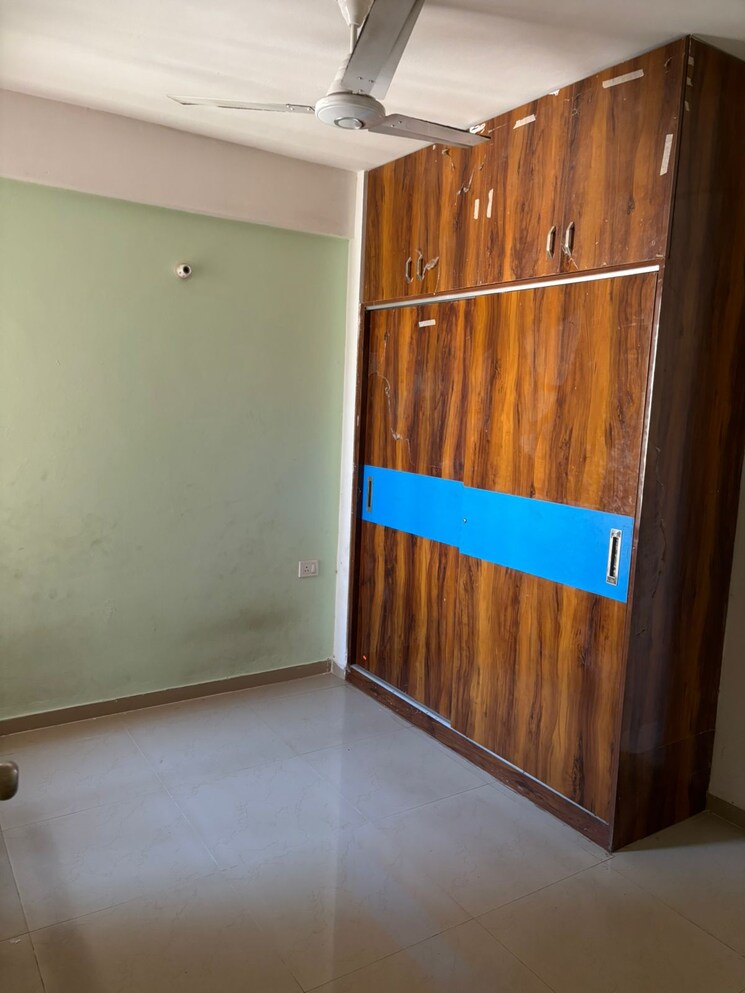 Room, vatika-india-next 2 Bedroom 1024 Sq.Ft. Apartment In Sector 82 Gurgaon 8111214