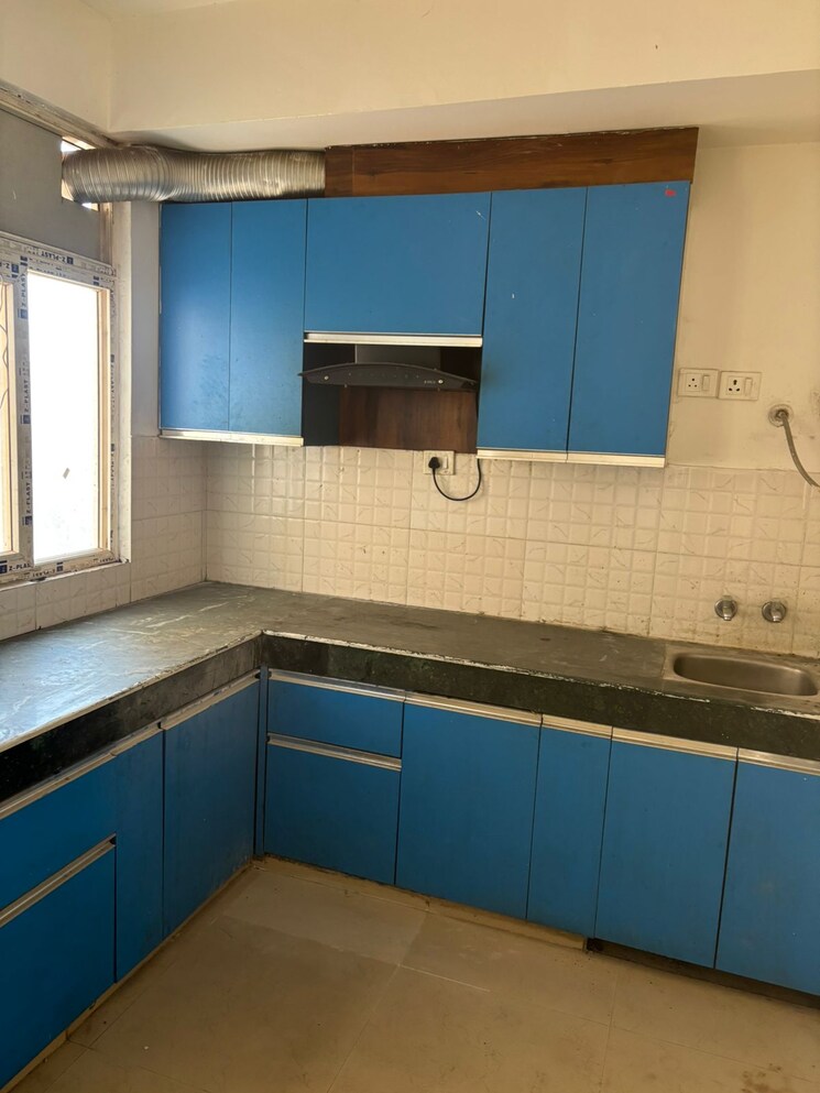 Kitchen, vatika-india-next 2 Bedroom 1024 Sq.Ft. Apartment In Sector 82 Gurgaon 8111214