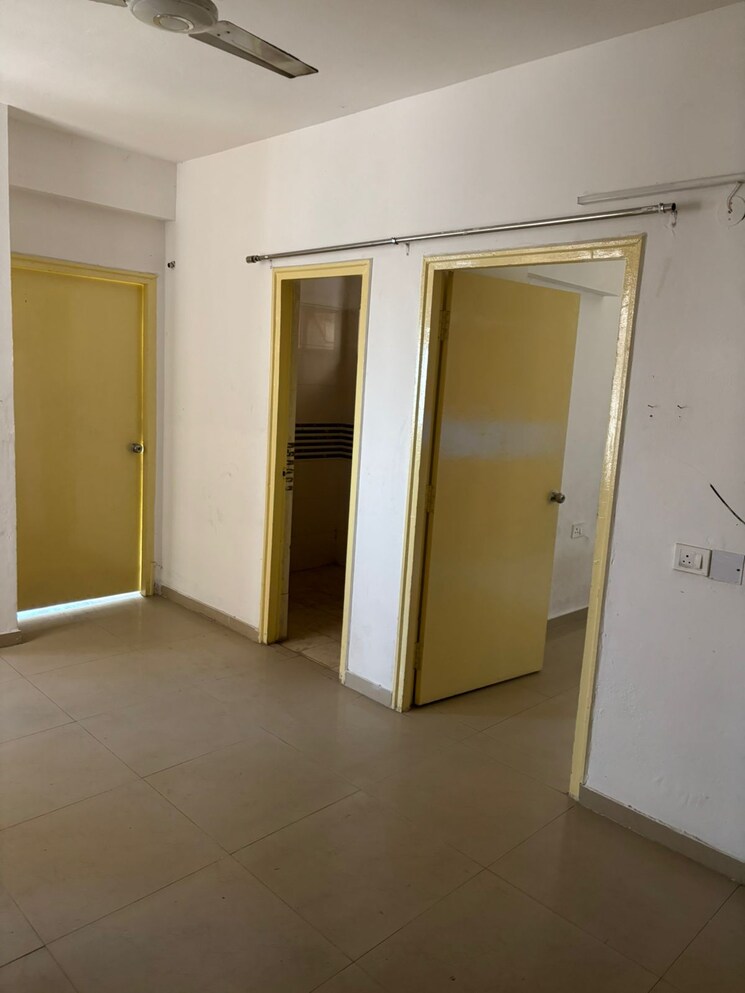 Room, vatika-india-next 2 Bedroom 1024 Sq.Ft. Apartment In Sector 82 Gurgaon 8111214