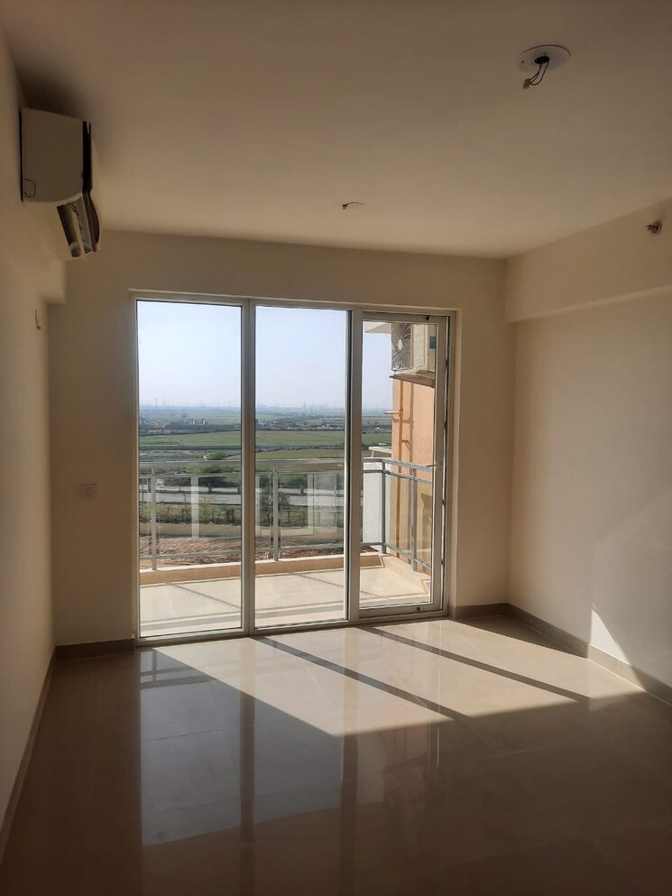 Room, emaar-imperial-gardens 3 Bedroom 2000 Sq.Ft. Apartment In Sector 102 Gurgaon 8111241