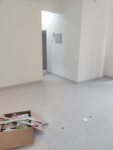 Room in 2 BHK Apartment at Bhoomi Celestia, Malad West – for Rent