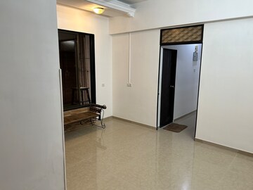 Room in 1.5 BHK Apartment at Sukhmani, Andheri West – for Rent