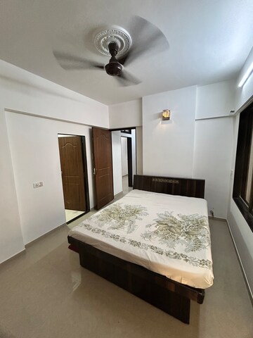 Room in 1.5 BHK Apartment at Sukhmani, Andheri West – for Rent