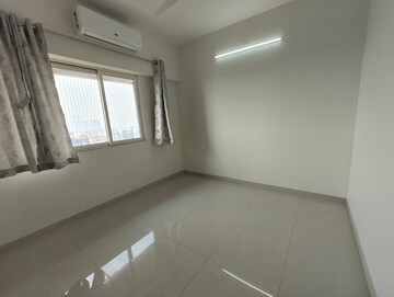 Room in 1 BHK Penthouse at Omkar Signet, Malad East – for Rent