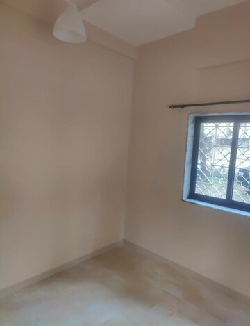 Room in 1.5 BHK Apartment at Adarsh Nagar Society, Worli – for Rent