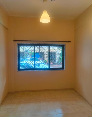 Room in 1.5 BHK Apartment at Adarsh Nagar Society, Worli – for Rent