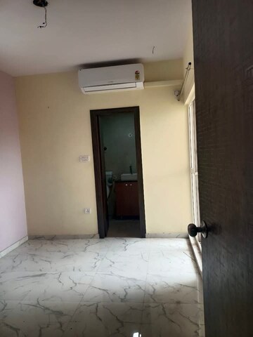 Room in 2 BHK Apartment at Signature Global Proxima, Sector 89 – for Rent