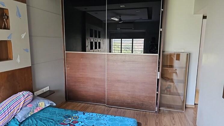 Room, siddhanchal-chs 3 Bedroom 1100 Sq.Ft. Apartment In Pawar Nagar Thane 8111321