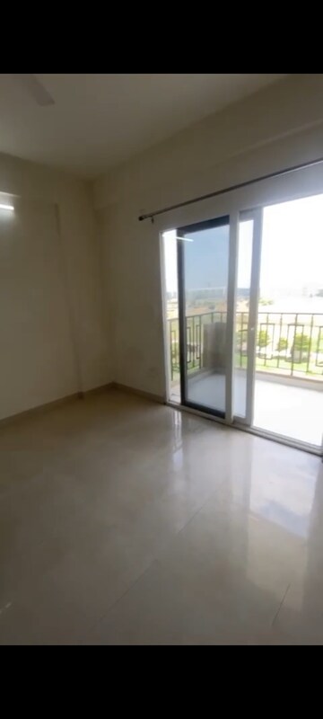 Room in 2 BHK Apartment at Signature Global Orchard Avenue, Sector 93 – for Rent