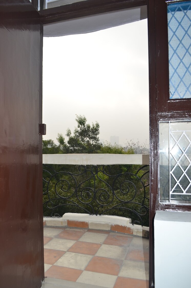 Balcony, unibera-swarn-ganga-apartments 3 Bedroom 1550 Sq.Ft. Apartment In Vasundhara Sector 6 Ghaziabad 8111512