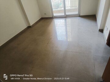 Room in 3 BHK Apartment at Mahagun Mywoods II, Sector 16c Greater Noida – for Rent