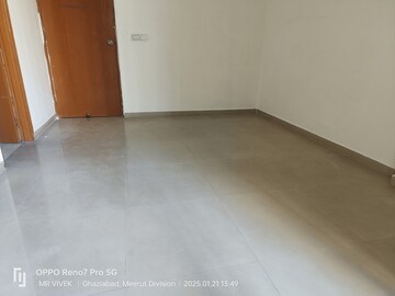 Room in 3 BHK Apartment at Mahagun Mywoods II, Sector 16c Greater Noida – for Rent