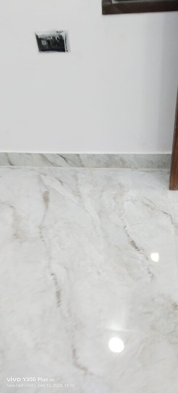 Room in 3 BHK Builder Floor at Govindpuri – for Rent