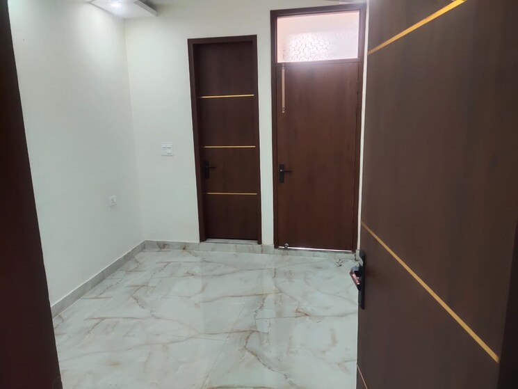 Room, govindpuri 3 Bedroom 900 Sq.Ft. Builder Floor In Govindpuri Delhi 8111705