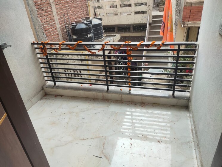 Balcony, govindpuri 3 Bedroom 900 Sq.Ft. Builder Floor In Govindpuri Delhi 8111705