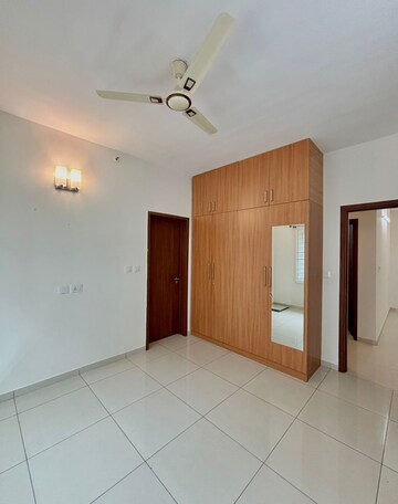 Room in 3 BHK Apartment at LnT Raintree Boulevard, Hebbal – for Rent