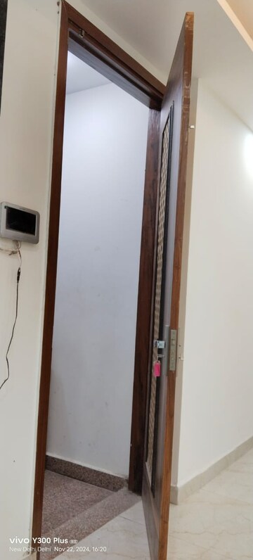 Furnished Amenities in 1 BHK Builder Floor at Govindpuri – for Sale