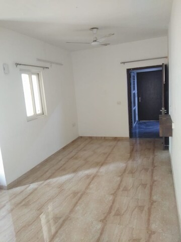 Room in 2 BHK Apartment at Signature Global The Millennia, Sector 37d – for Rent
