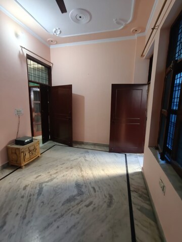 Room in 3 BHK Independent House at Patel Nagar – for Rent