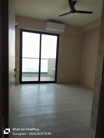 Room in 3 BHK Apartment at M3M Heights, Sector 65 – for Rent