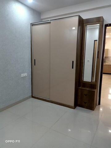 Room in 3 BHK Builder Floor at Vip Road – for Rent
