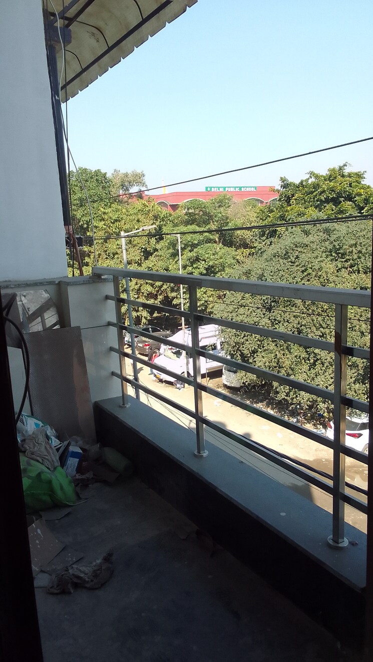 Balcony, rohini sector 24 1 Bedroom 32 Sq.Mt. Builder Floor In Rohini Sector 24 Delhi 8111818