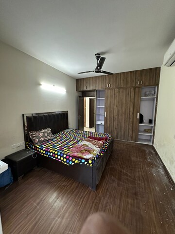 Bedroom in 3.5 BHK Apartment at Strategic Royal Court, Sector 16 Greater Noida – for Rent