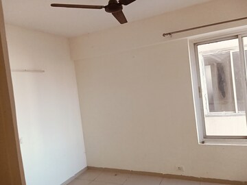 Room in 2 BHK Apartment at Wave Dream Homes, Wave City – for Rent