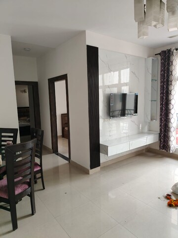 Room in 3 BHK Apartment at Omaxe Grand, Sector 93b – for Rent