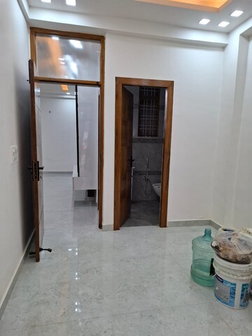 Room in 3 BHK Builder Floor at Shakti Khand 2 – for Sale